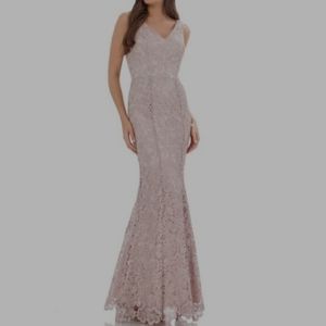 Adrianna Papell embroidered scalloped lace dress Gown 4 6